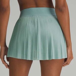 Lululemon Mesh Pleats Mid-Rise Mini Tennis Skirt, size 4, Rip Tide